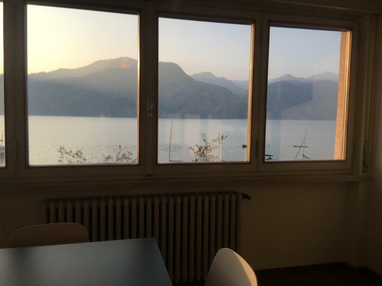 Casa Ines Fronte Lago Lejlighedshotel Brenzone sul Garda Eksteriør billede