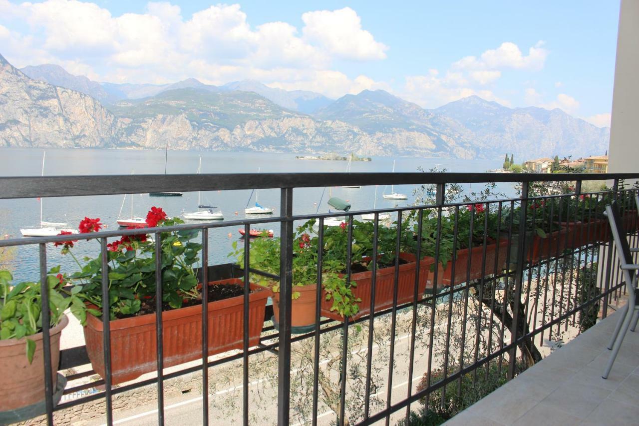 Casa Ines Fronte Lago Lejlighedshotel Brenzone sul Garda Eksteriør billede