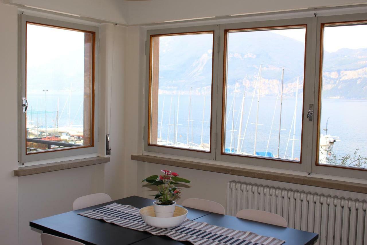 Casa Ines Fronte Lago Lejlighedshotel Brenzone sul Garda Eksteriør billede